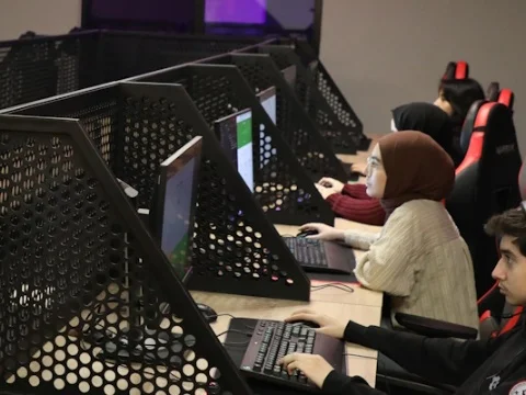 Adobe After Effects Eğitimi  (Ortaokul  ve Lise Seviyesi)