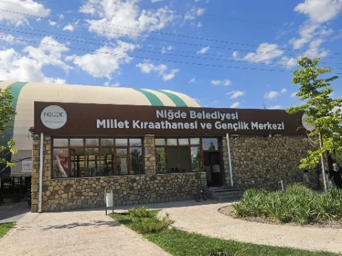NİĞDE BELEDİYESİ ÖZBELDE KIZILELMA HALI SAHA SPOR TESİSİ